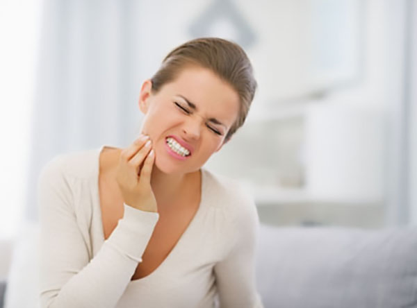 Emergency Dentistry Services For A Fractured Tooth During The COVID    Pandemic